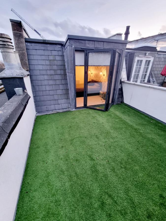 Stylish London Apartment With Terrace & Parking Exterior foto
