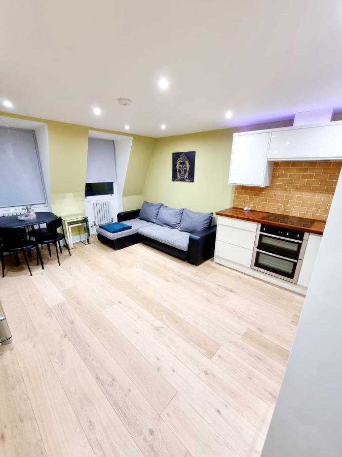 Stylish London Apartment With Terrace & Parking Exterior foto